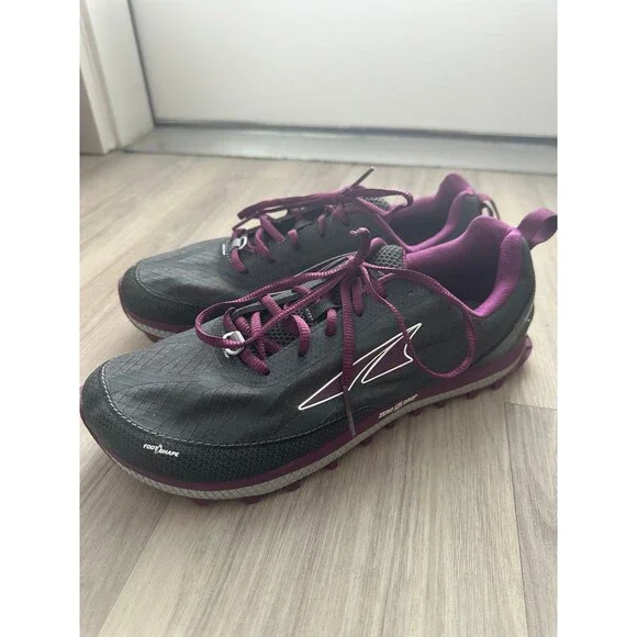 Altra Women's Superior‎ 3.5 Sneaker size 8 - Picture 2 of 5